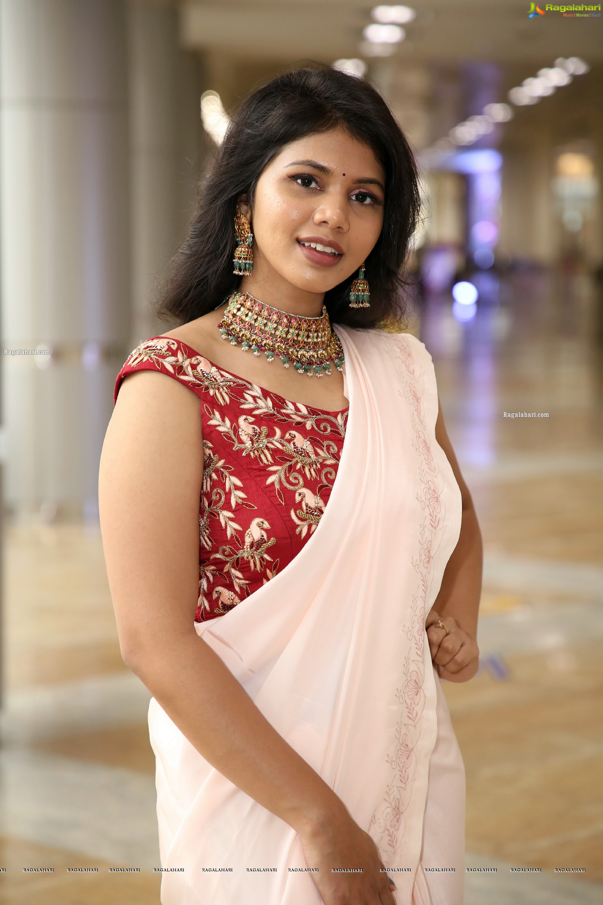 Divya Narne Beautiful Stills in White Saree, HD Photo Gallery