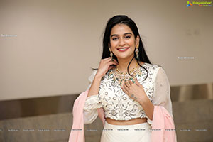 Jenny Honey in White Designer Lehenga