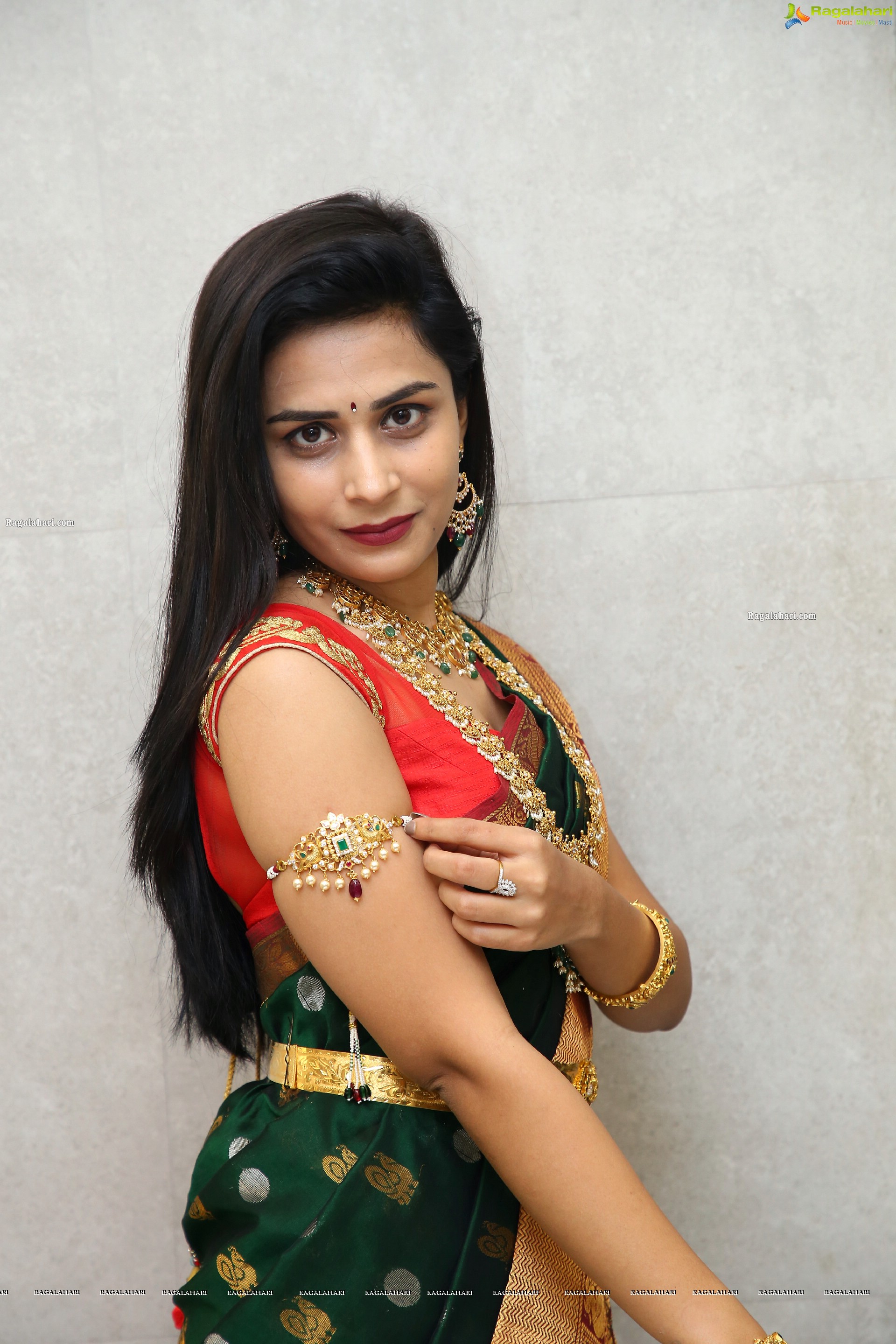 Mounica Showcases a Collection of Sri Bhavani Jewels, HD Photo Gallery