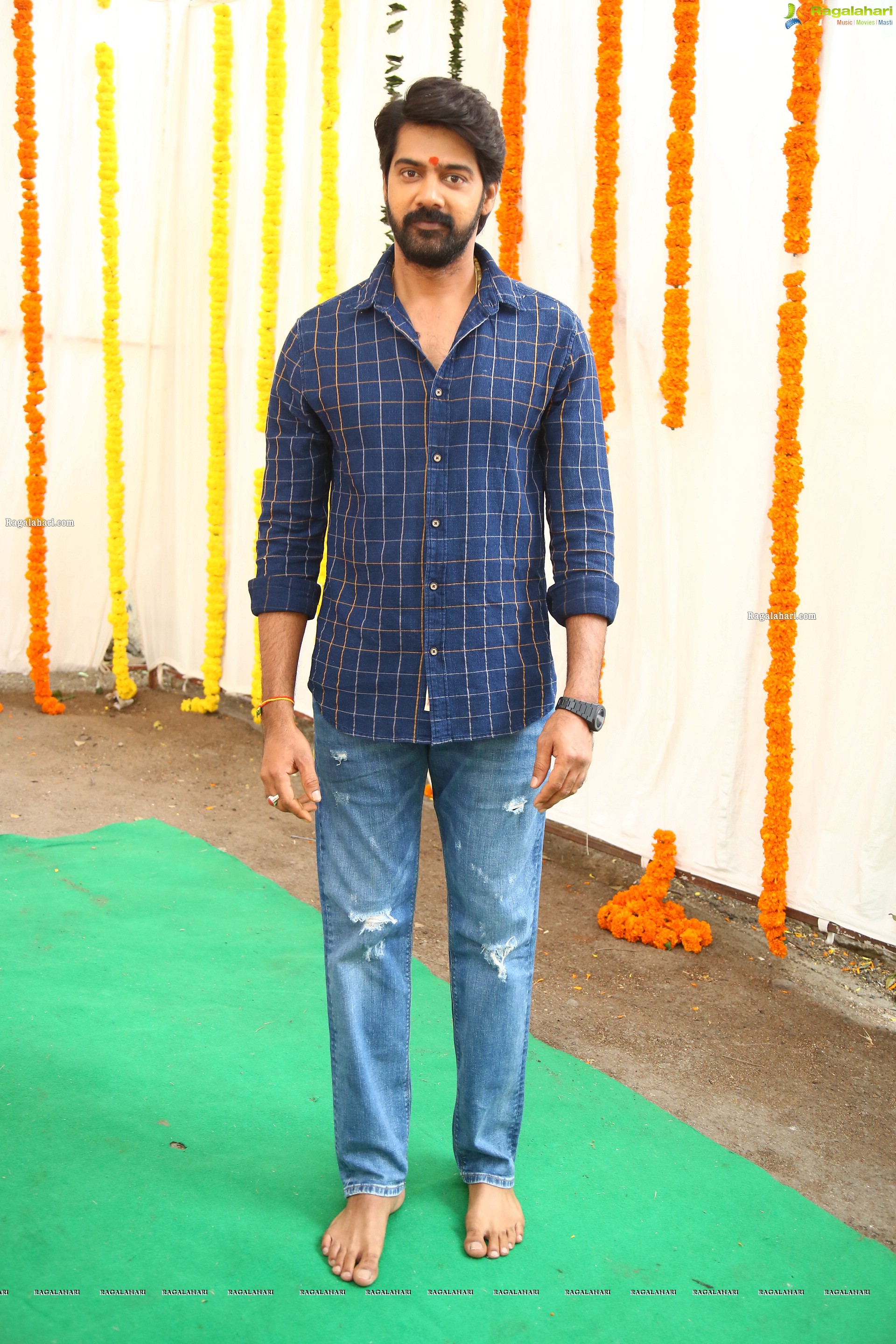 Naveen Chandra at New movie Opening, HD Photo Gallery