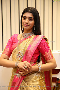 Nikita Choudary in Traditional Jewellery