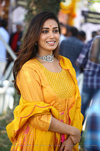 Nivetha Pethuraj at Das Ka Dhamka Movie Opening