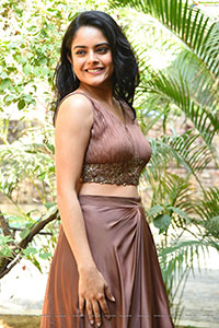 Riddhi kumar at Radhe Shyam Interview