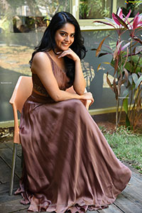 Riddhi kumar at Radhe Shyam Interview