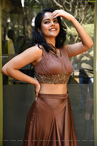 Riddhi kumar at Radhe Shyam Interview