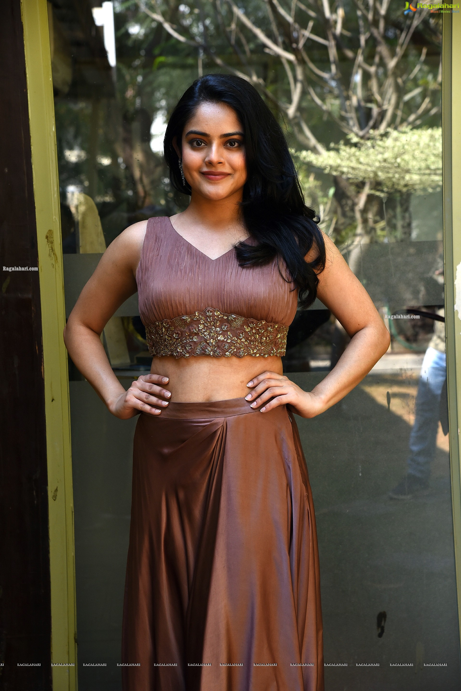 Riddhi kumar at Radhe Shyam Movie Interview, HD Photo Gallery