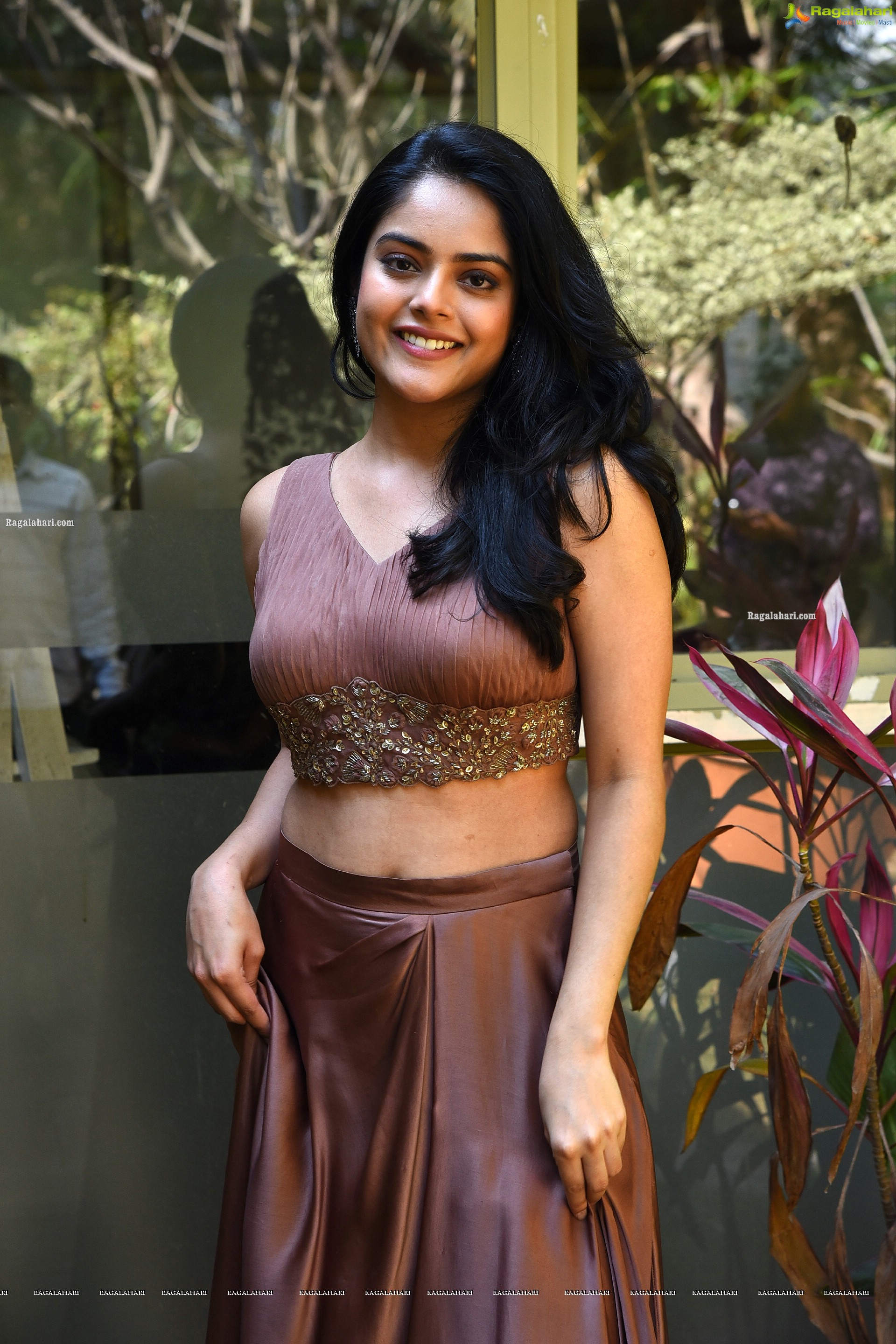 Riddhi kumar at Radhe Shyam Movie Interview, HD Photo Gallery