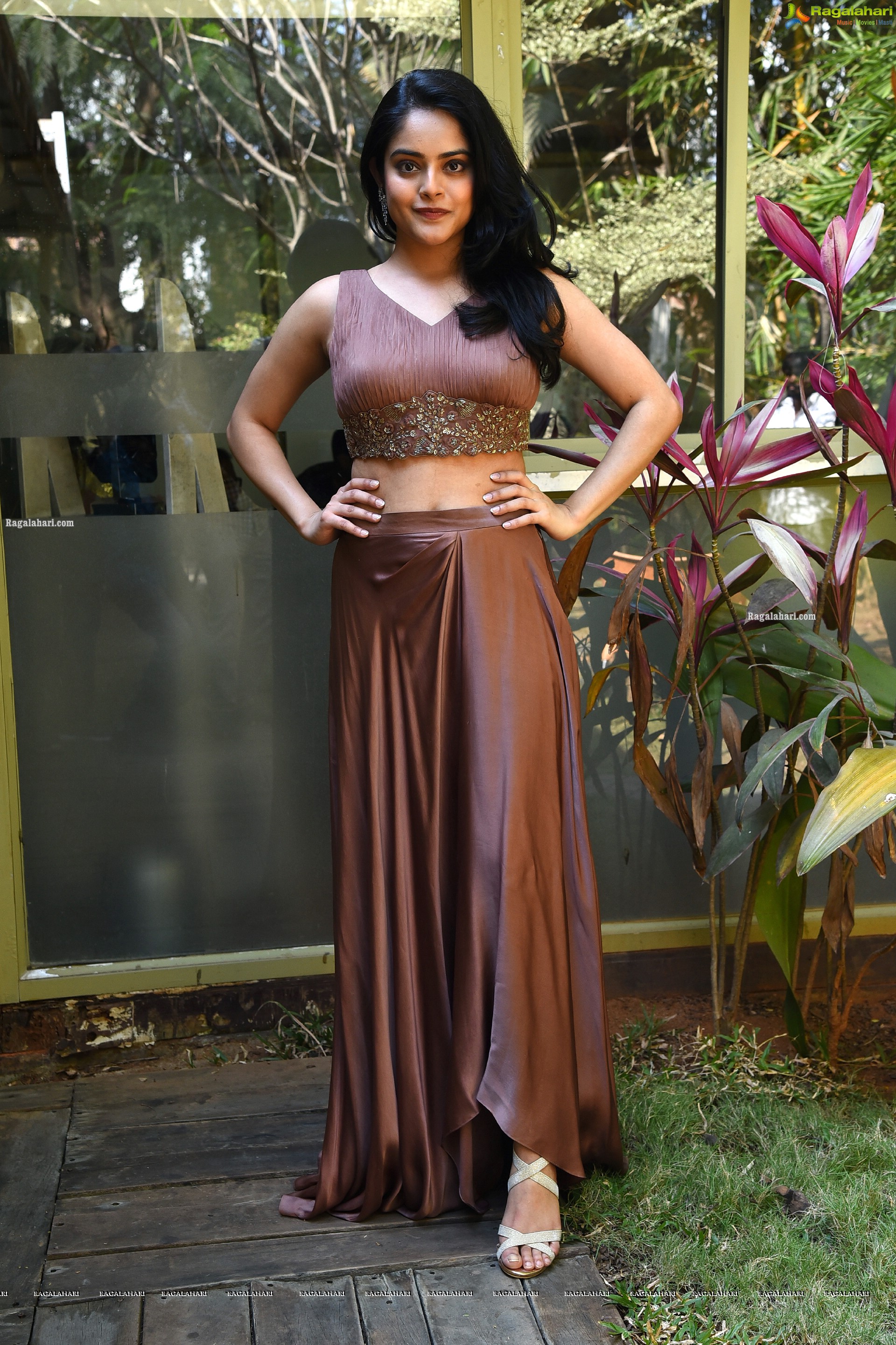 Riddhi kumar at Radhe Shyam Movie Interview, HD Photo Gallery