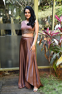 Riddhi kumar at Radhe Shyam Interview