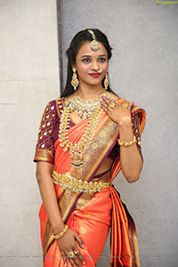 Rupa Poses With Traditional Jewellery