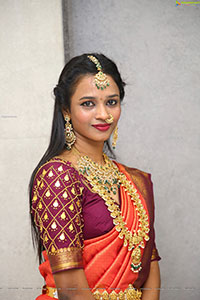 Rupa Poses With Traditional Jewellery