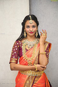 Rupa Poses With Traditional Jewellery