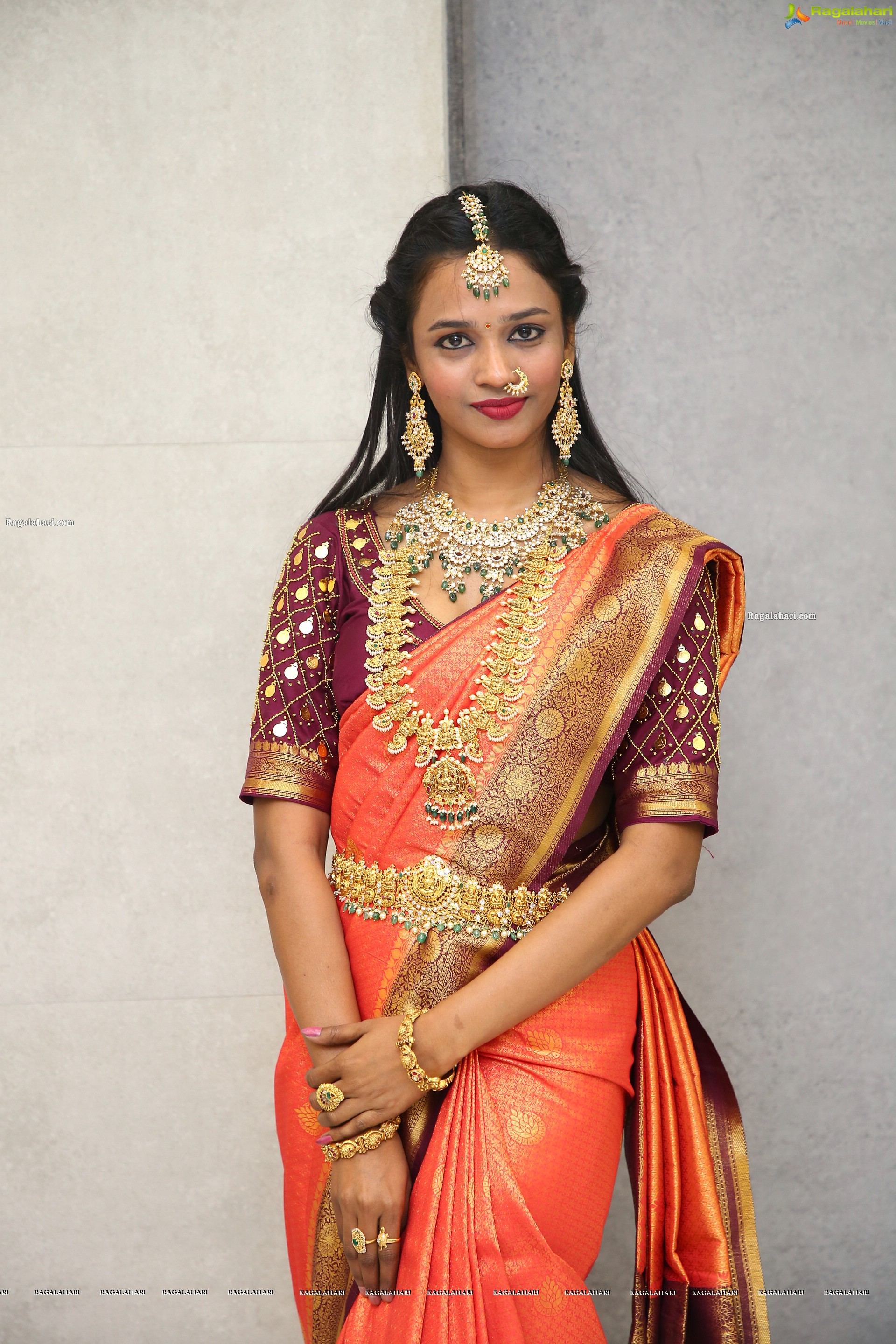 Rupa Poses With Traditional Jewellery, HD Photo Gallery