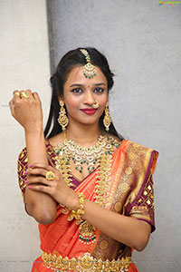 Rupa Poses With Traditional Jewellery