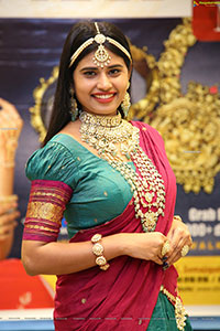 Sahasra Reddy in Traditional Jewellery