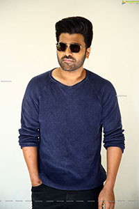 Sharwanand at Aadavallu Meeku Johaarlu Press Meet