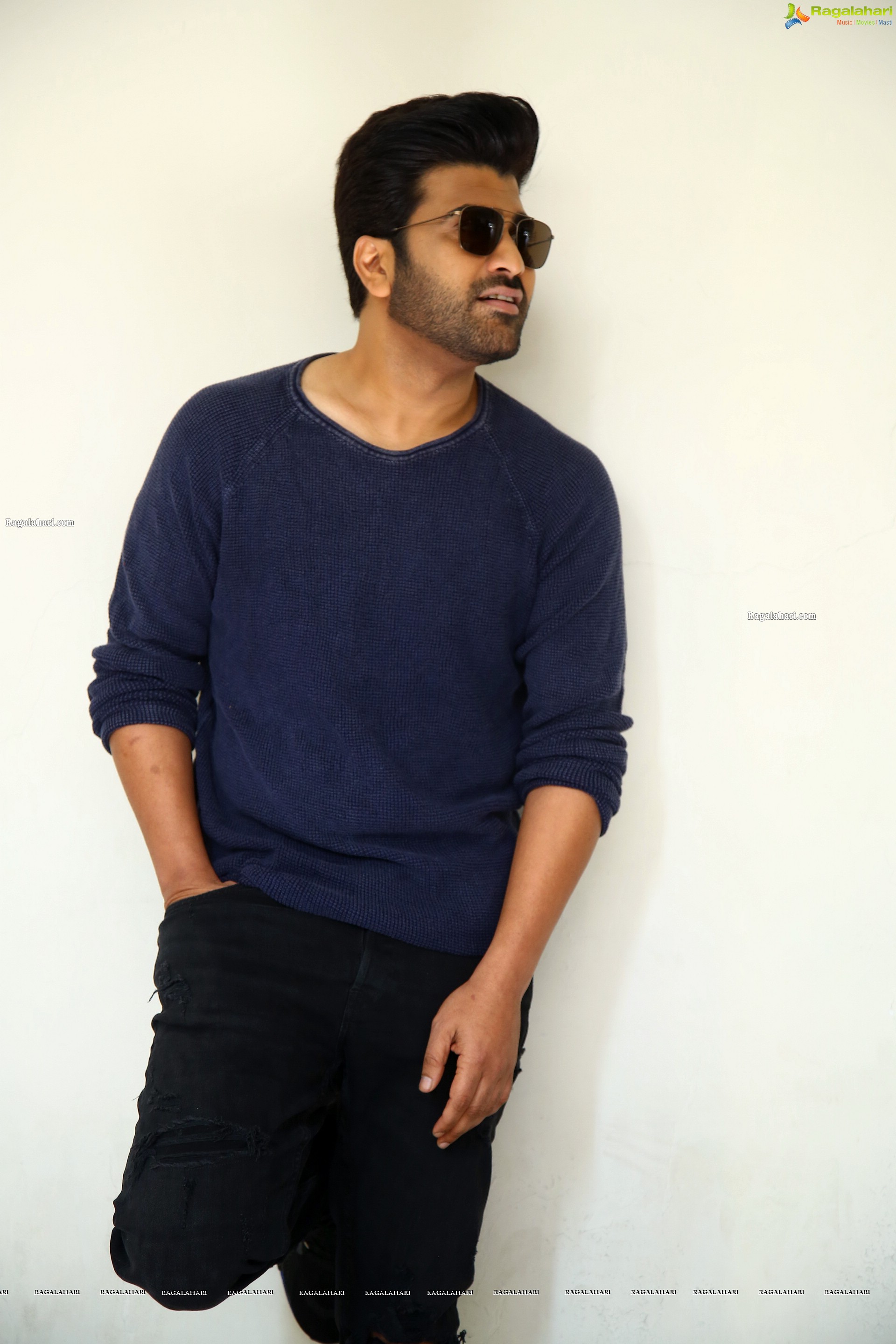 Sharwanand at Aadavallu Meeku Johaarlu Movie Press Meet, HD Photo Gallery