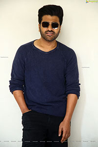 Sharwanand at Aadavallu Meeku Johaarlu Press Meet