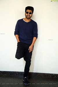 Sharwanand at Aadavallu Meeku Johaarlu Press Meet