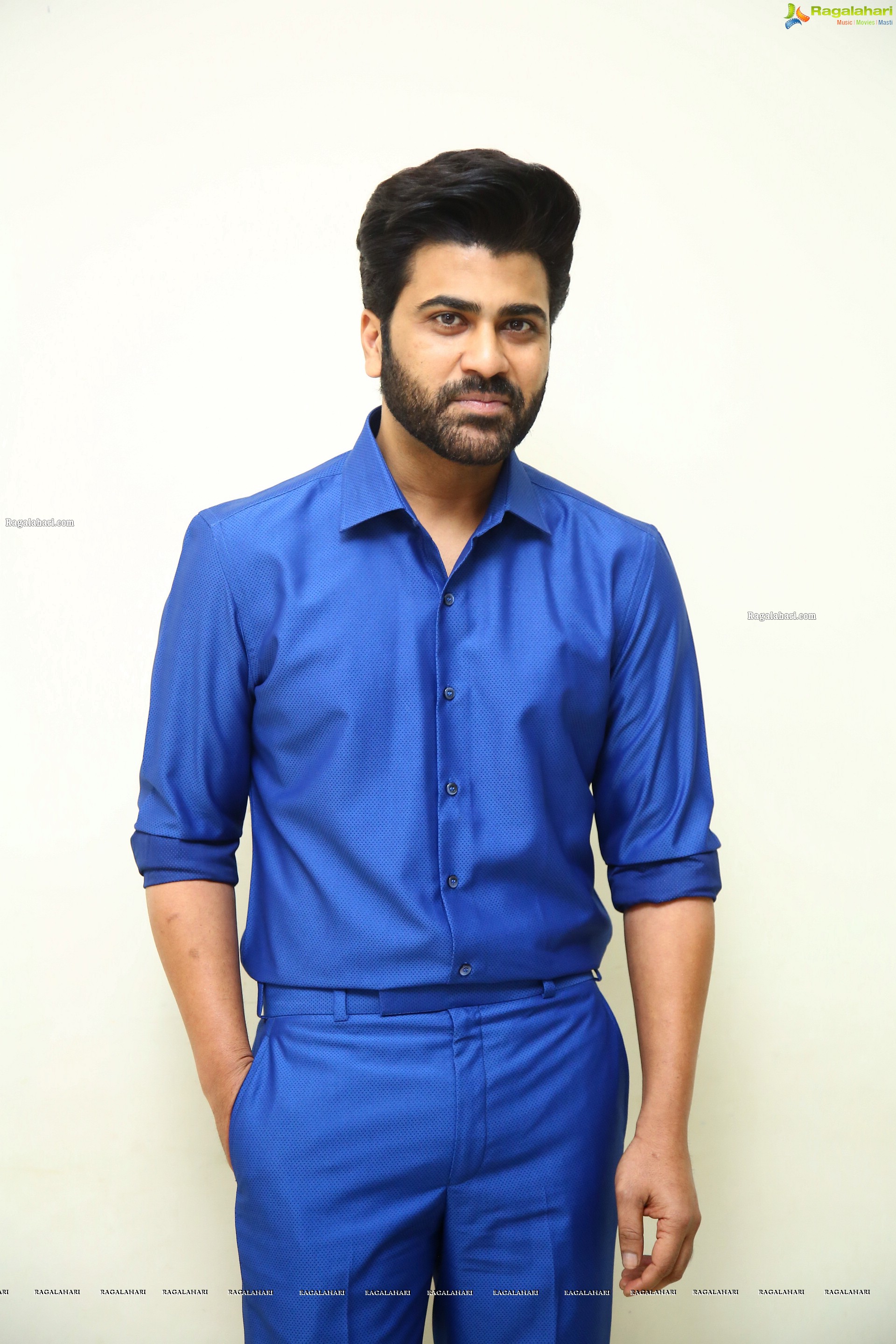 Sharwanand at Aadavallu Meeku Johaarlu Movie Pre-Release Event, HD Photo Gallery