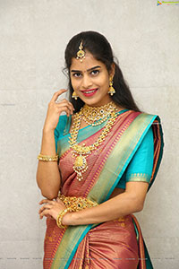 Srilekha Poses With Traditional Jewellery