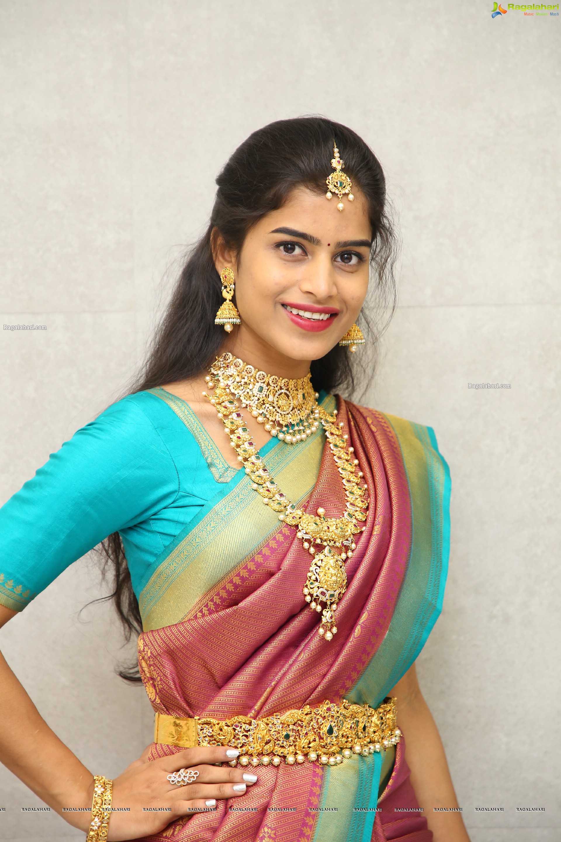 Srilekha Poses With Traditional Jewellery, HD photo Gallery