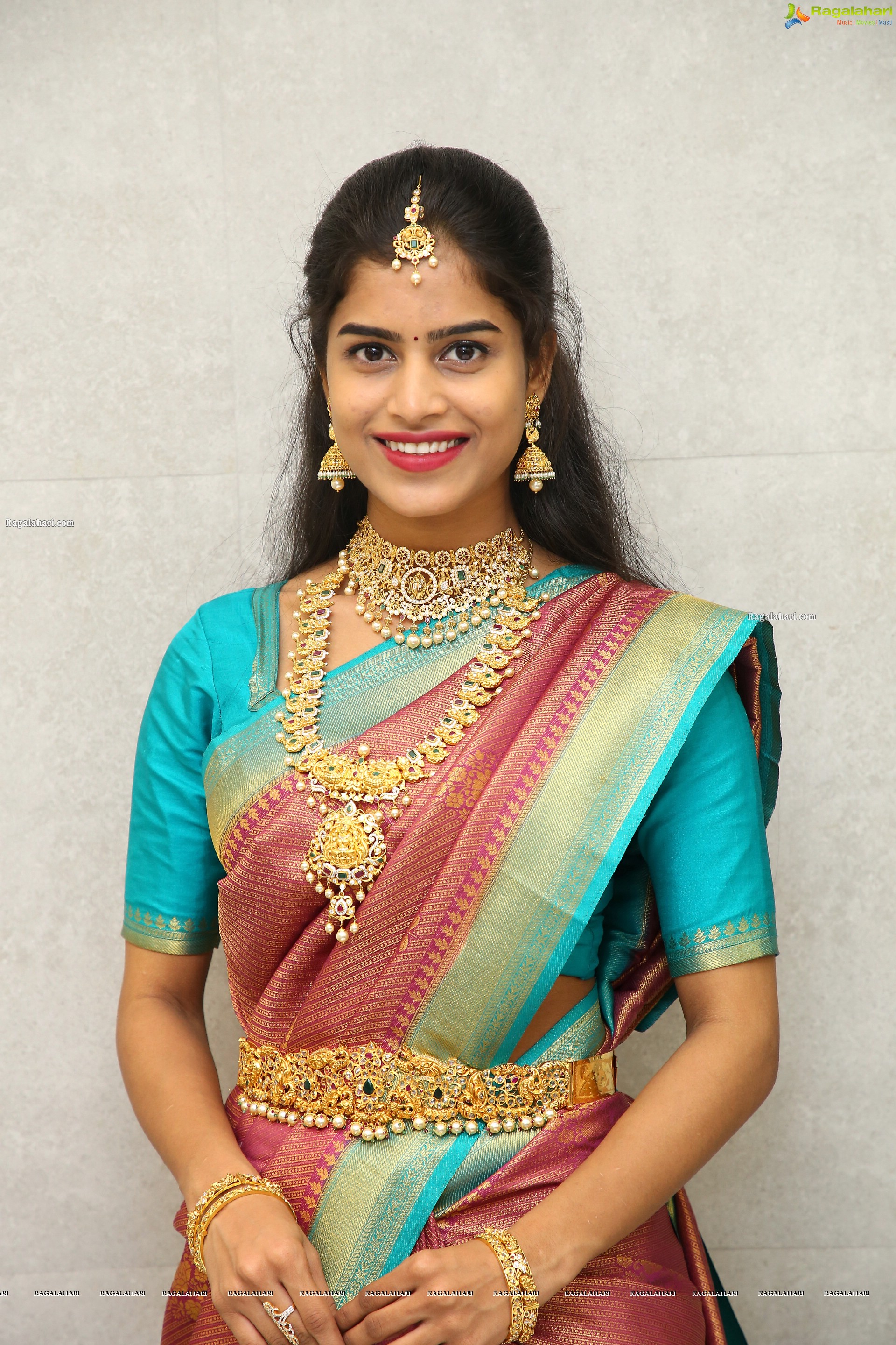 Srilekha Poses With Traditional Jewellery, HD photo Gallery