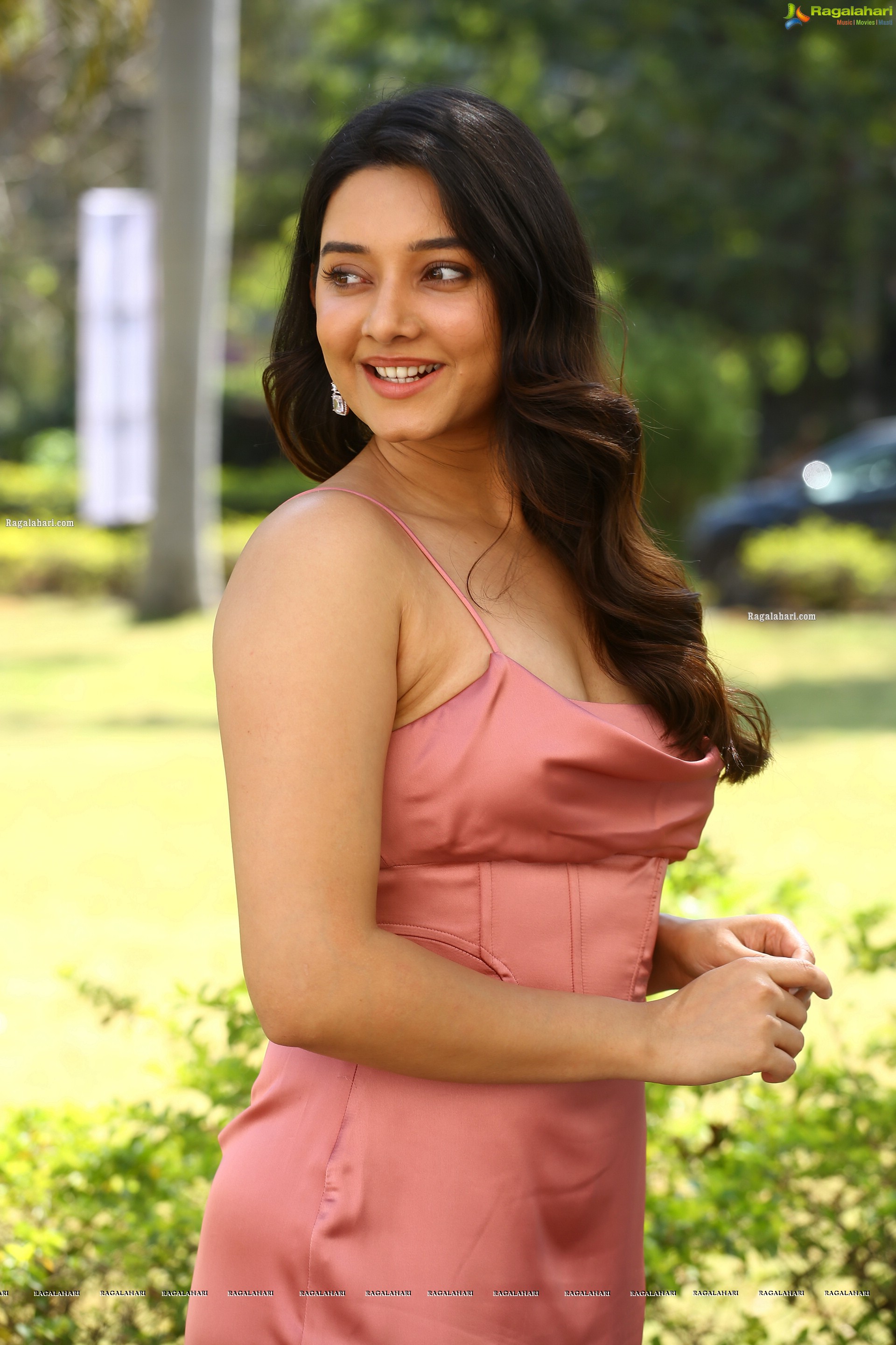 Vaishnavi Patwardhan HD stills at Sada Nannu Nadipe Movie Trailer Launch