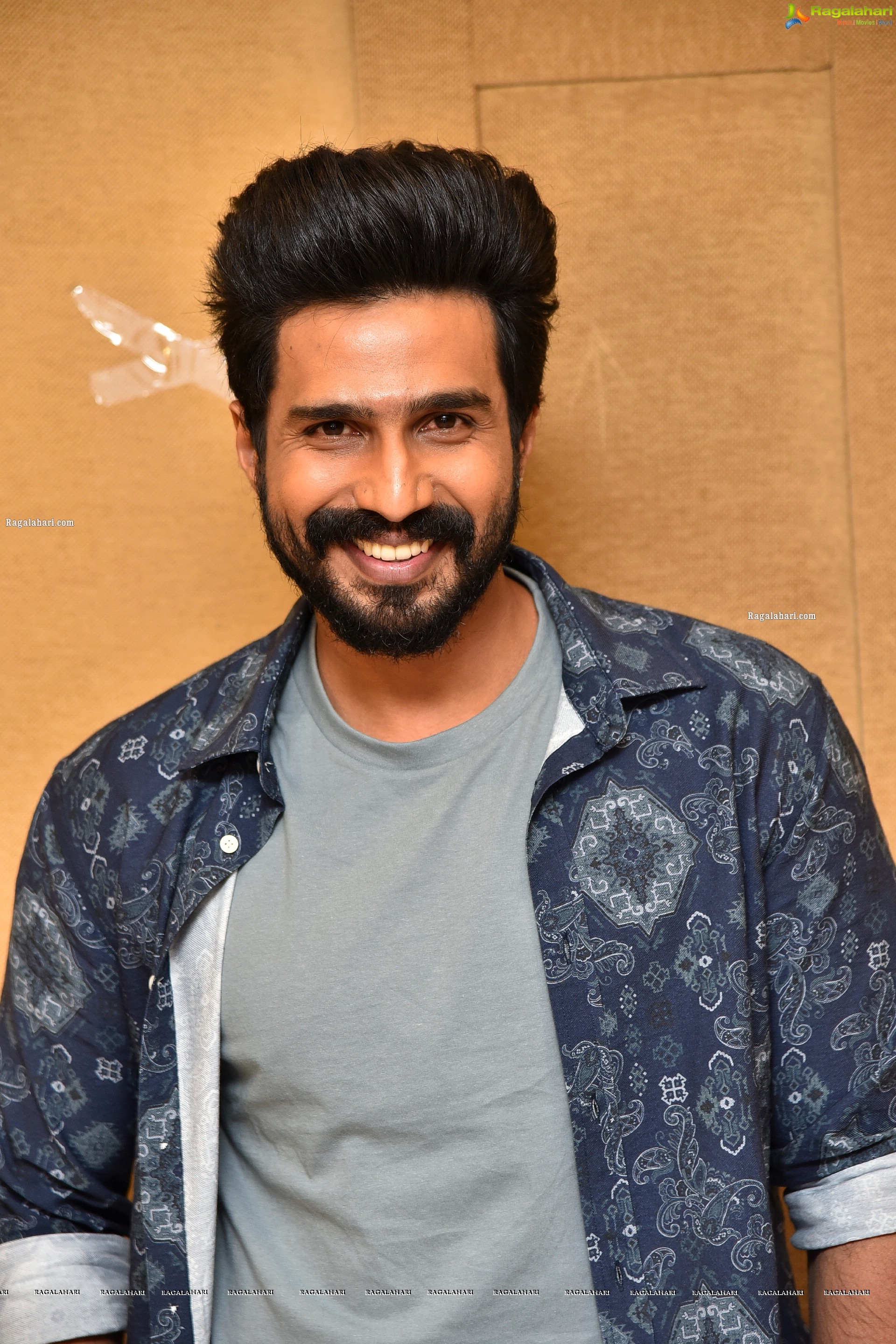 Vishnu Vishal at FIR Movie Interview, HD Photo Gallery