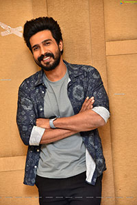 Vishnu Vishal at FIR Movie Interview