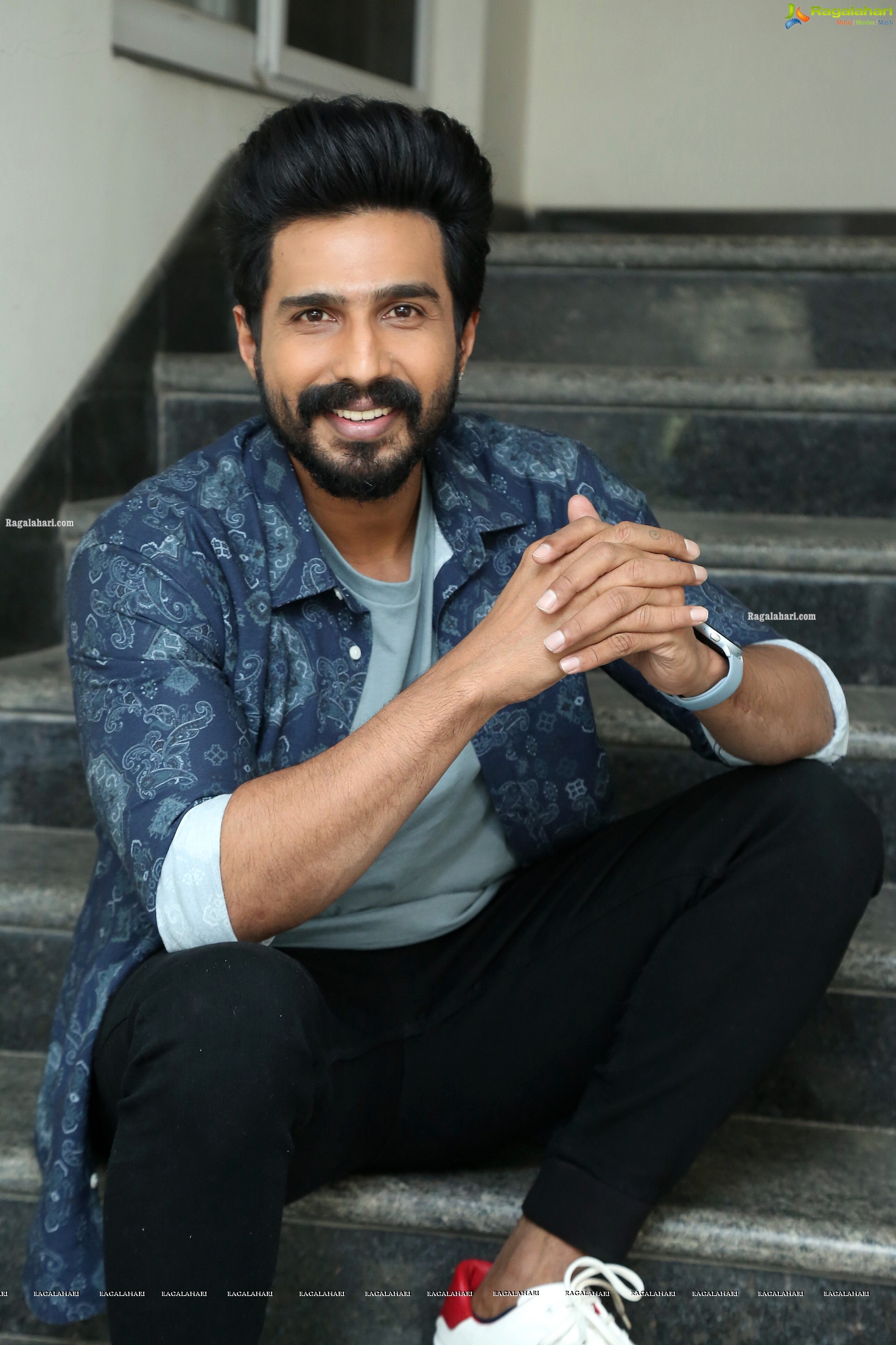 Vishnu Vishal at FIR Movie Interview, HD Photo Gallery