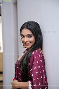 Ishwarya Vullingala Latest Stunning Stills