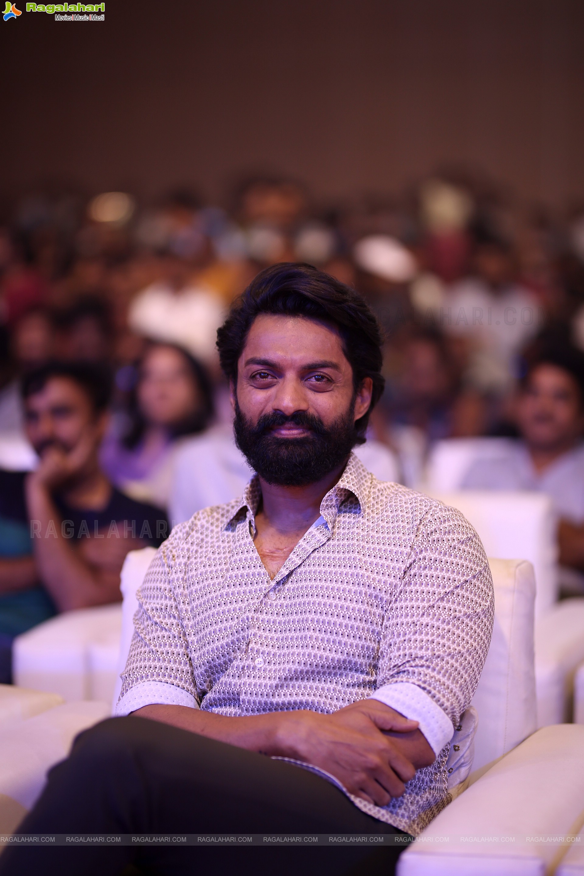 Kalyan Ram at Amigos Movie Pre-Release Event, HD Photo Gallery