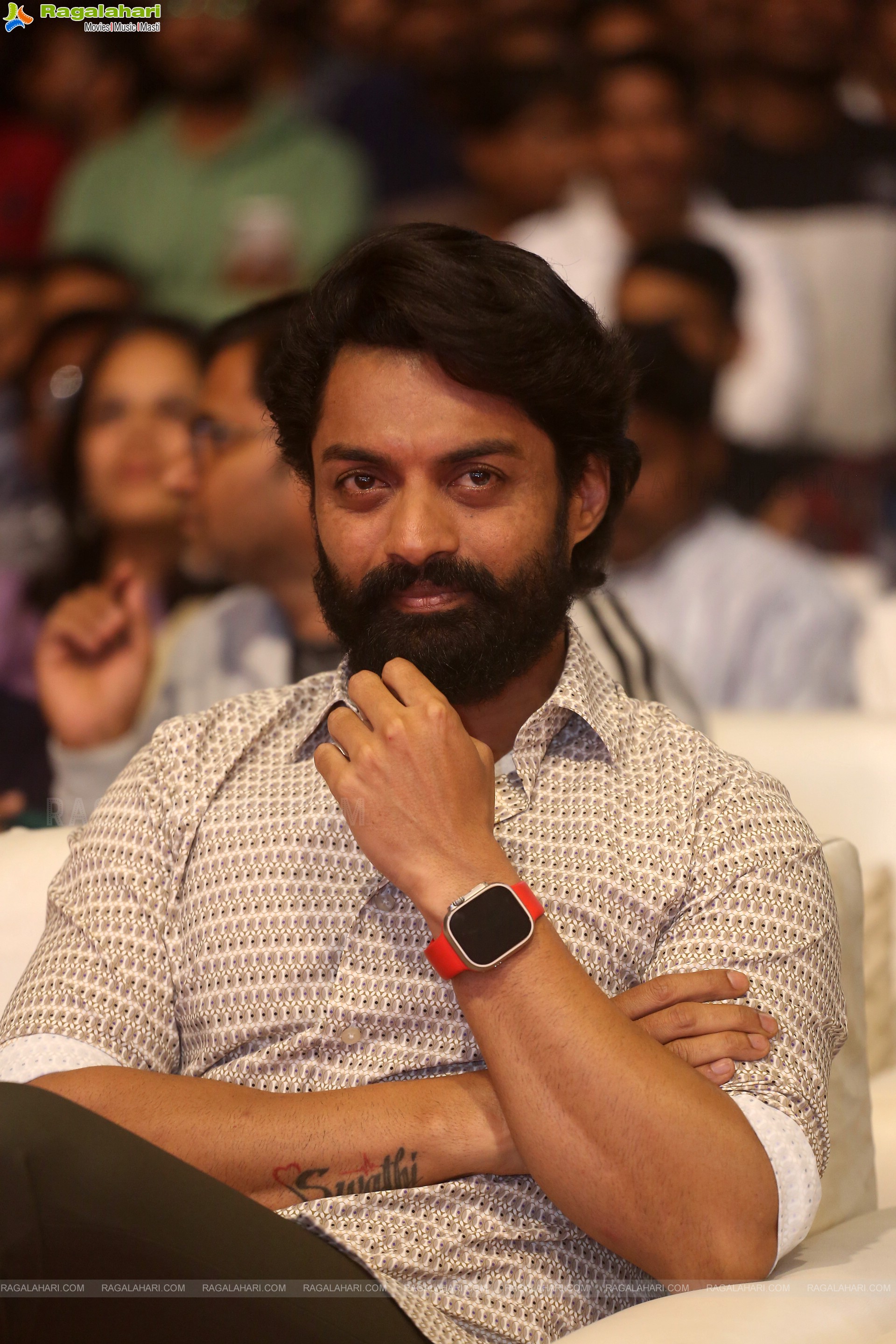 Kalyan Ram at Amigos Movie Pre-Release Event, HD Photo Gallery