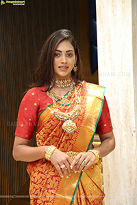 Kamakshi Bhaskarla Poses With Jewellery