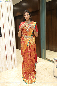 Kamakshi Bhaskarla Poses With Jewellery