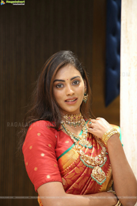 Kamakshi Bhaskarla Poses With Jewellery