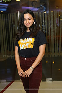 Malavika Nair at PAPA Teaser Launch