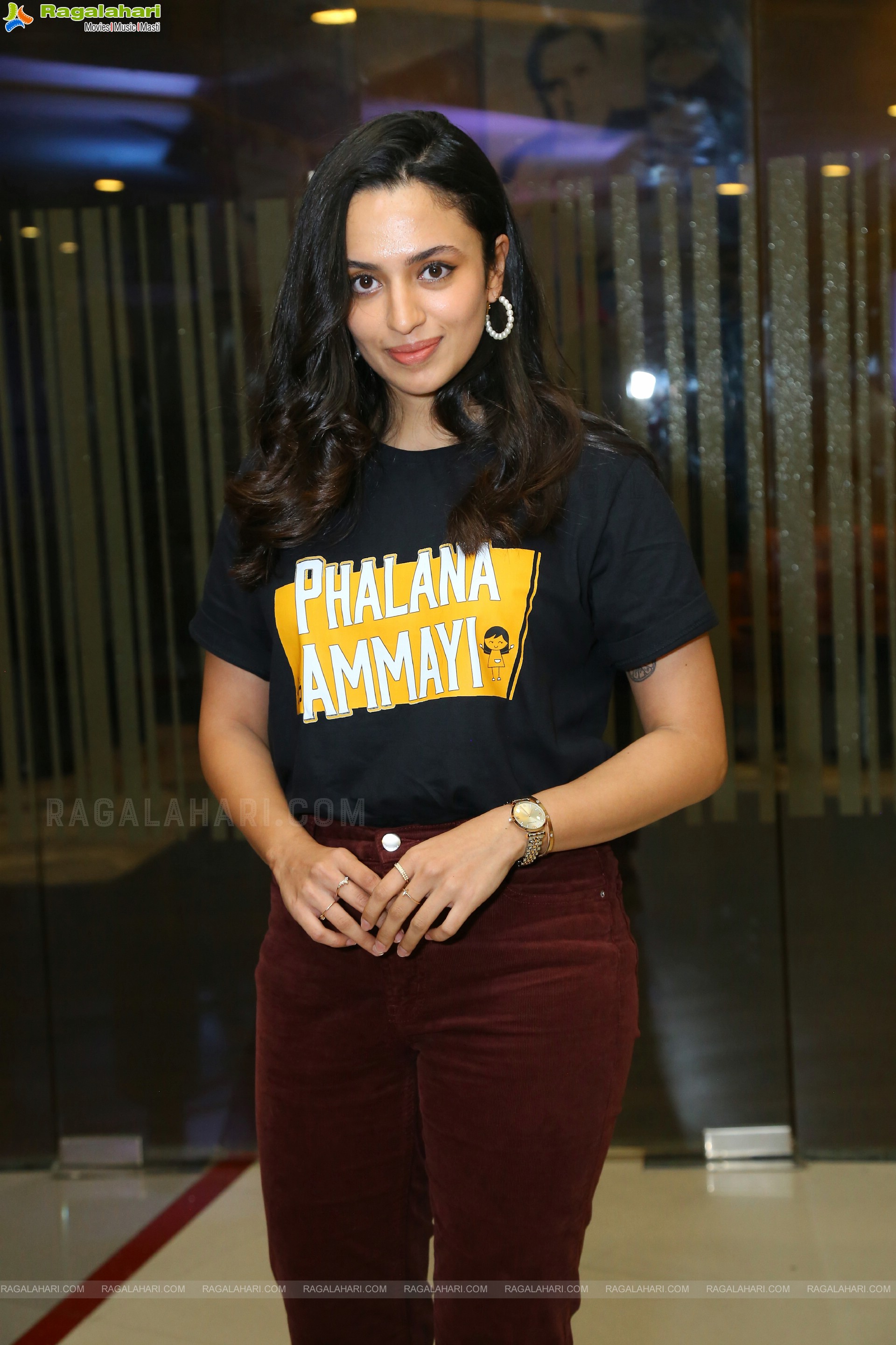 Malavika Nair at PAPA Teaser Launch, HD Photo Gallery