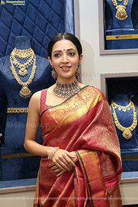 Neha Shetty Poses With Jewellery