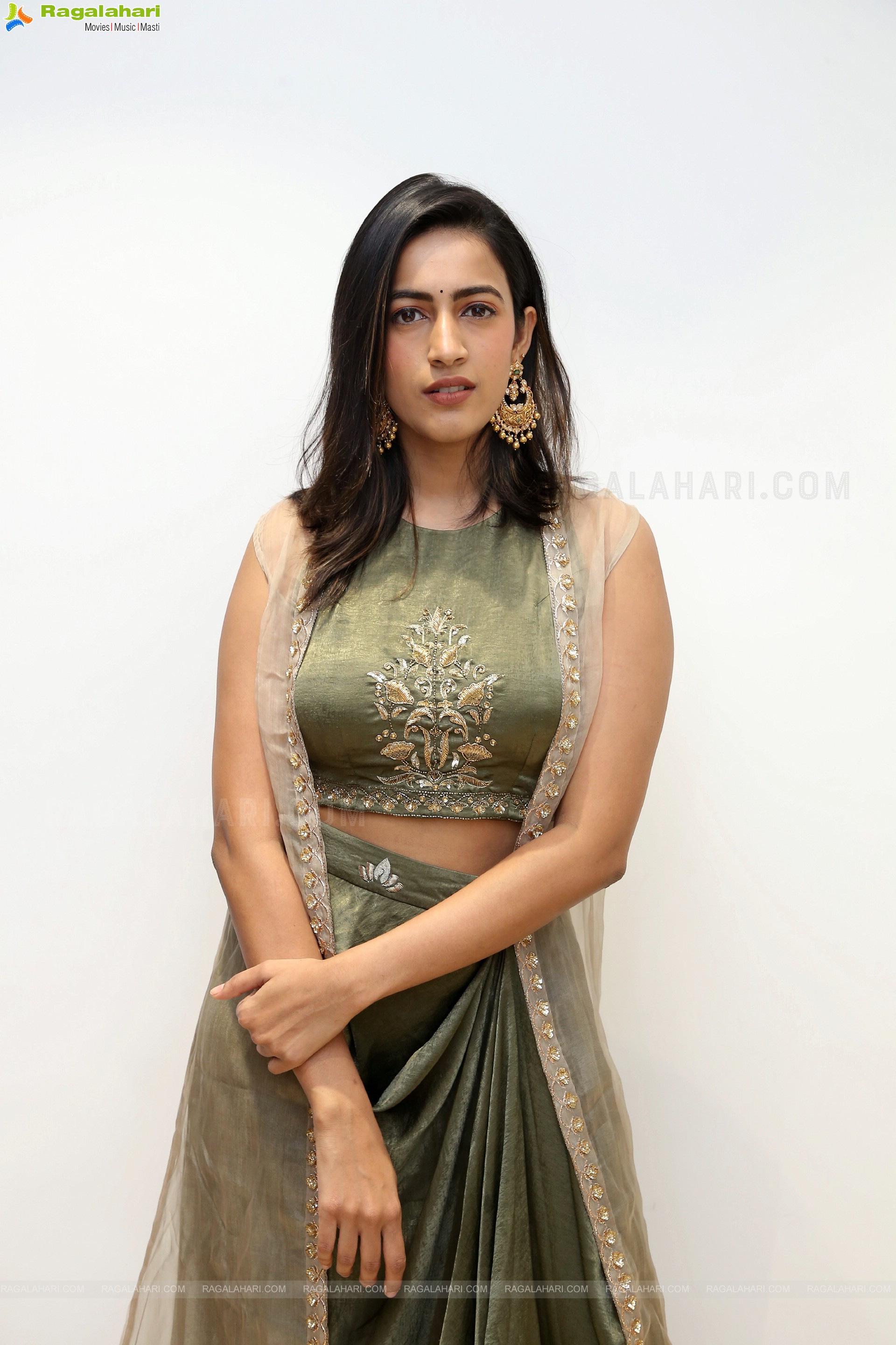 Niharika Konidela Poses With Jewellery, HD Photo Gallery