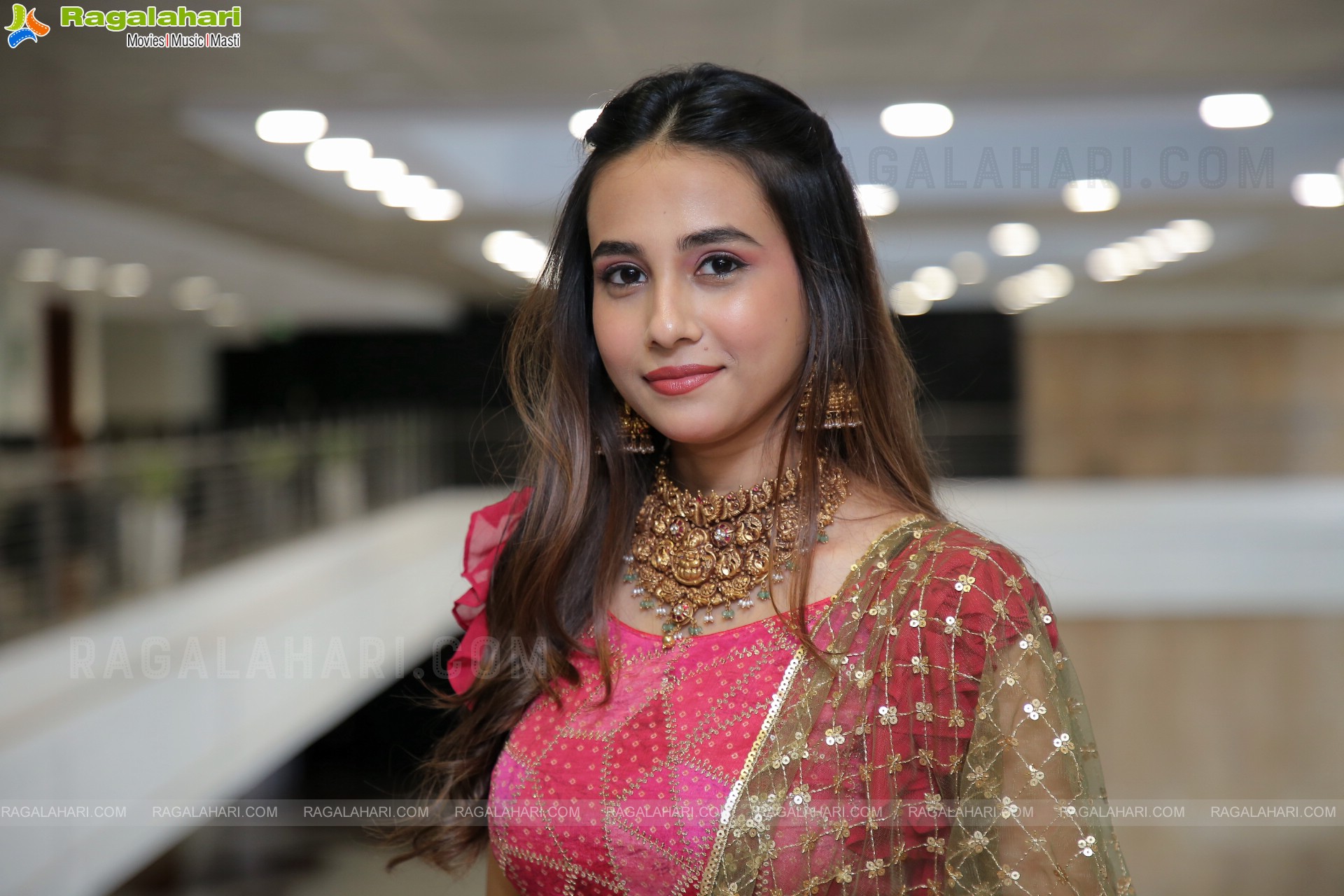 Nishat Shaik Latest Photoshoot Stills, HD Photo Gallery