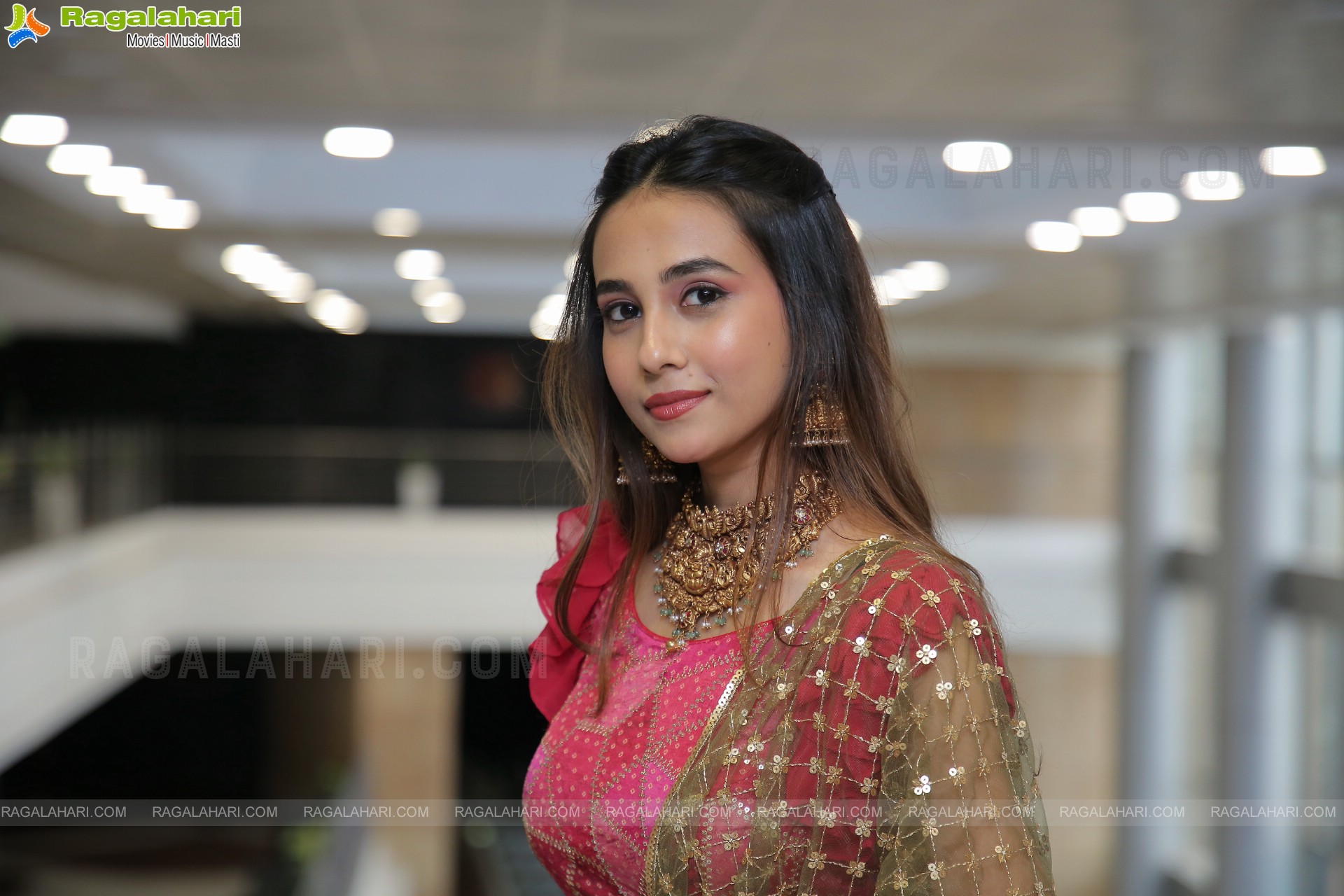 Nishat Shaik Latest Photoshoot Stills, HD Photo Gallery