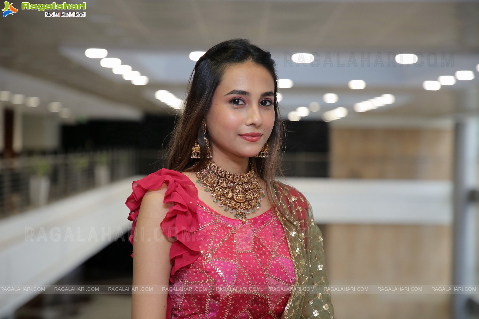 Nishat Shaik Latest Photoshoot Stills, HD Photo Gallery