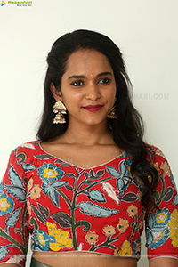 Pavani Karanam at Pareshan Teaser Launch