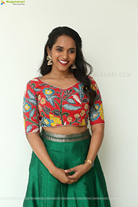 Pavani Karanam at Pareshan Teaser Launch