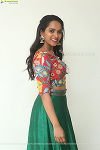 Pavani Karanam at Pareshan Teaser Launch