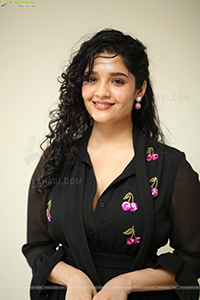 Ritika Singh HD Photo Gallery