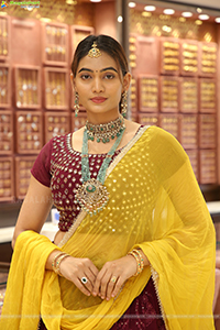 Spandana Palli Poses With Jewellery