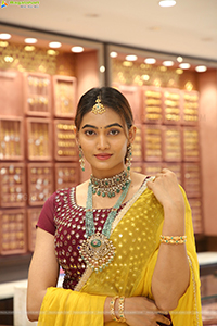 Spandana Palli Poses With Jewellery